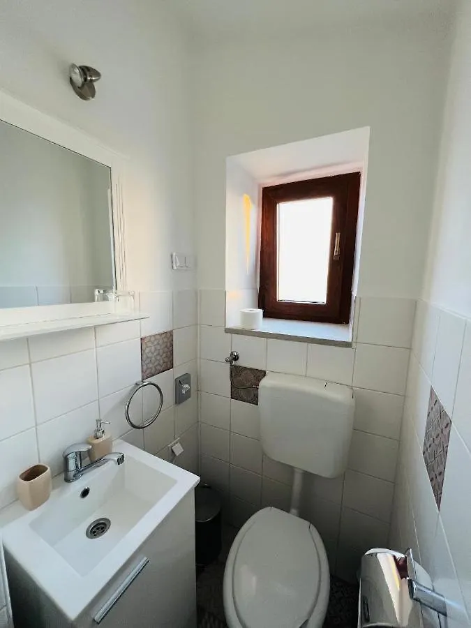 3 Holiday Apartments With Shared Pool, Peaceful Location Pula 0*,  Croatia